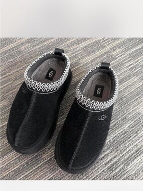 UGG Kids Black Slip-On Shoes with Patterned Ankle Trim
